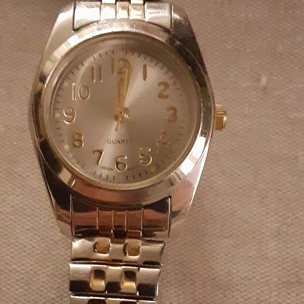 LADIES WRISTWATCH/GENERIC